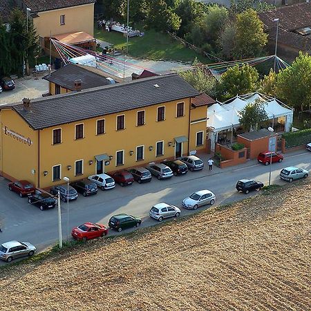 Albergo Escondido Soresina ภายนอก รูปภาพ