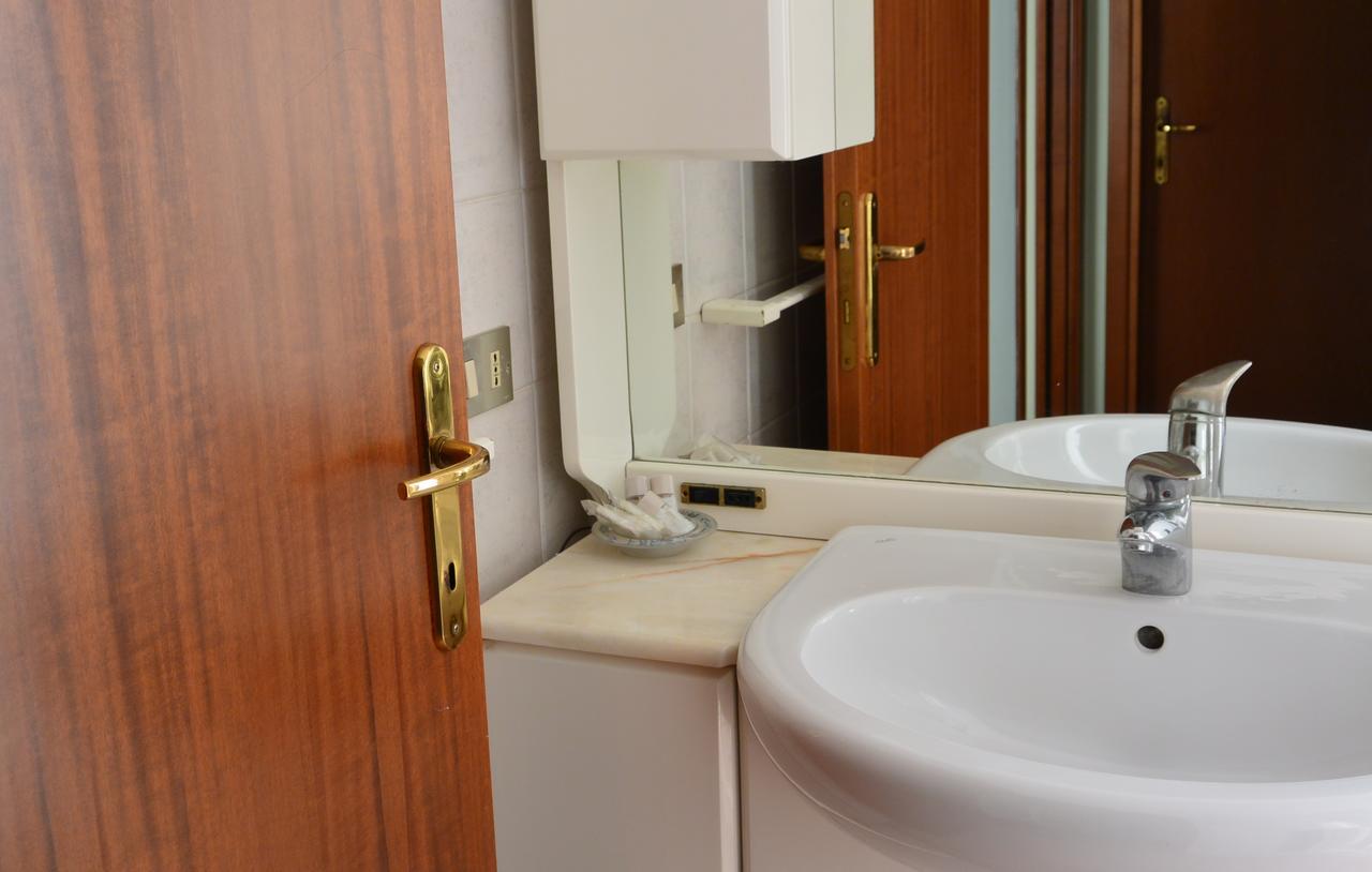 Albergo Escondido Soresina ภายนอก รูปภาพ