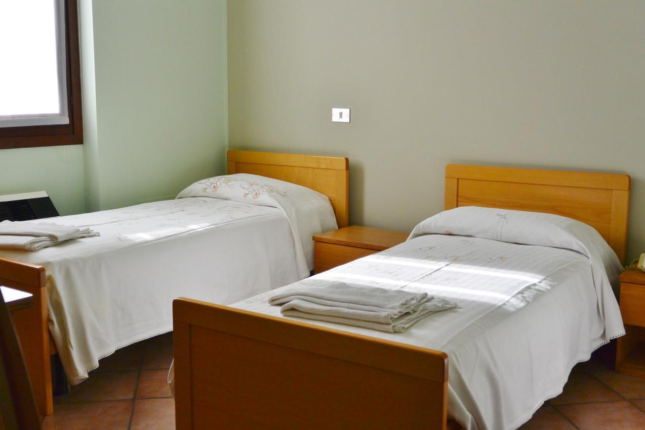 Albergo Escondido Soresina ภายนอก รูปภาพ